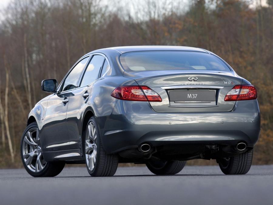  Infiniti M37 S 2010 года  (EU) (фото 23 из 25)